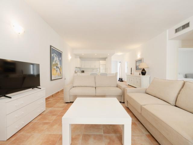 Spacious 3 bed apartment on Puerto Banús Marina