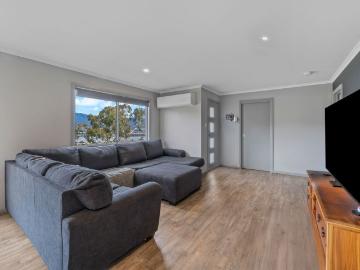 Spacious 3 Bed Home in Old Beach