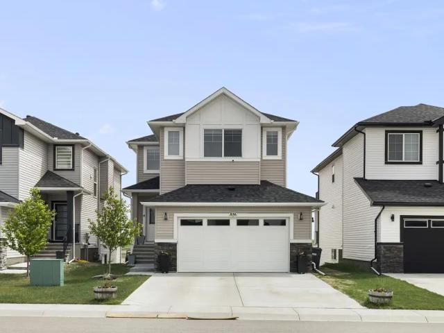 Spacious 3 Bed House with Double Garage & Huge Bonus Room in Strathmore