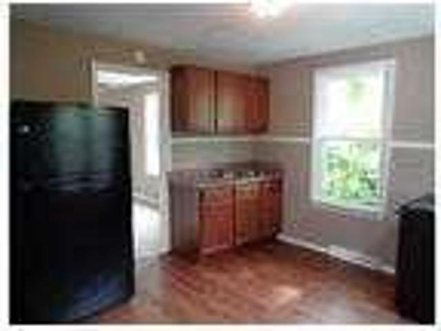 Spacious 3 bedroom, 1 bath
