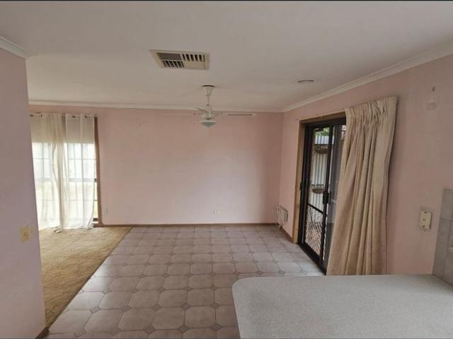 Spacious 3 Bedroom 2 Bathroom Family Home in Wyndham Vale – Ideal Location!