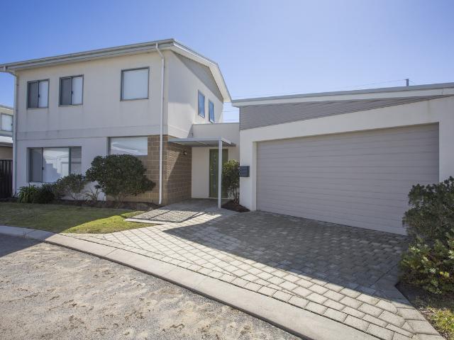 Spacious 3 Bedroom, 2 Bathroom Home – Everything Included!
