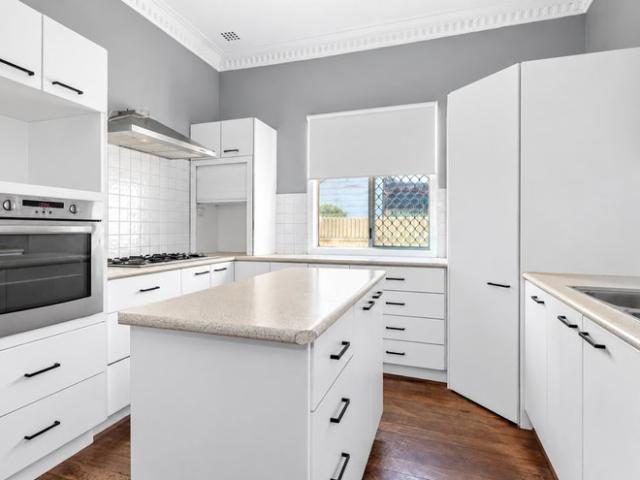 Spacious 3 Bedroom, 2 Bathroom Home in Boulder!