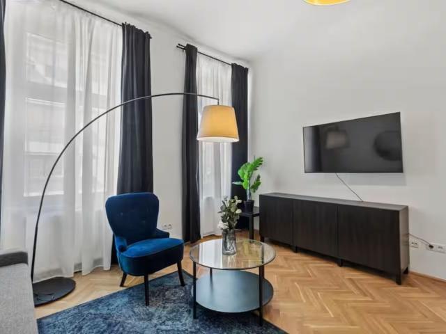 Spacious 3 Bedroom | 4 Minutes to Metro | Perfect for Expats, Vienna Amsterdam Apartments for Rent