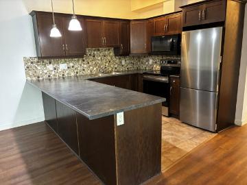 Spacious 3 Bedroom Condo in Rutland – Available Now