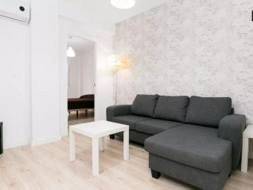 Spacious 3 bedroom apartment for rent in San Anton