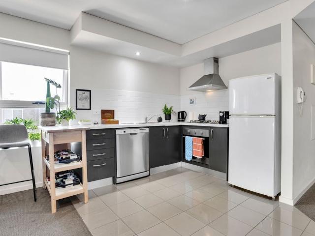 Spacious 3 Bedroom Apartment in Convenient Location!