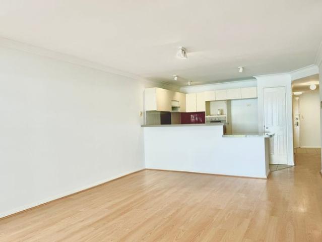 Spacious 3 Bedroom Apartment in Prime East Perth Location
