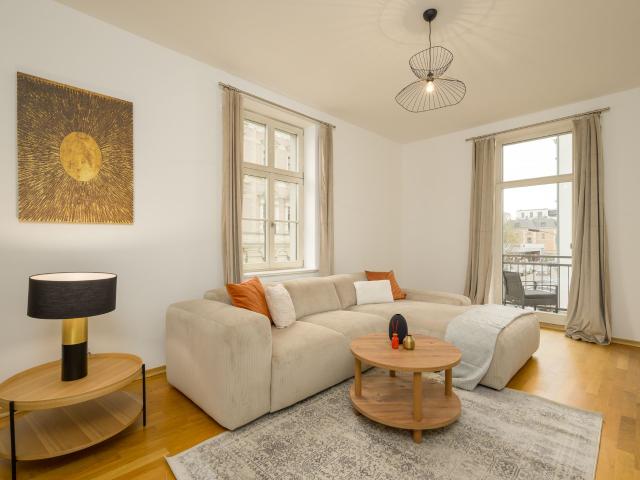 SPACIOUS 3 BEDROOM APARTMENT IN THE CENTER OF LEIPZIG