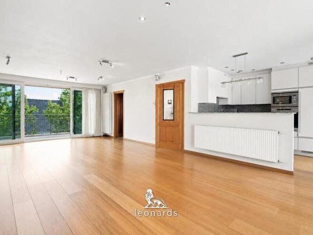 Spacious 3 bedroom apartment in the centre of Deerlijk