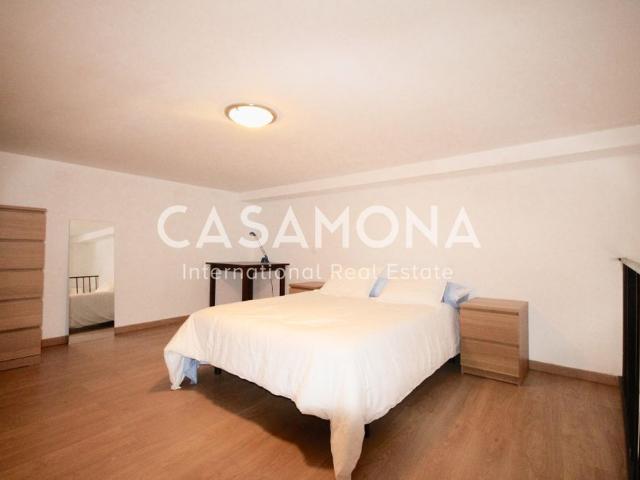 Spacious 3 Bedroom Apartment in The Heart of The Gothic Quarter