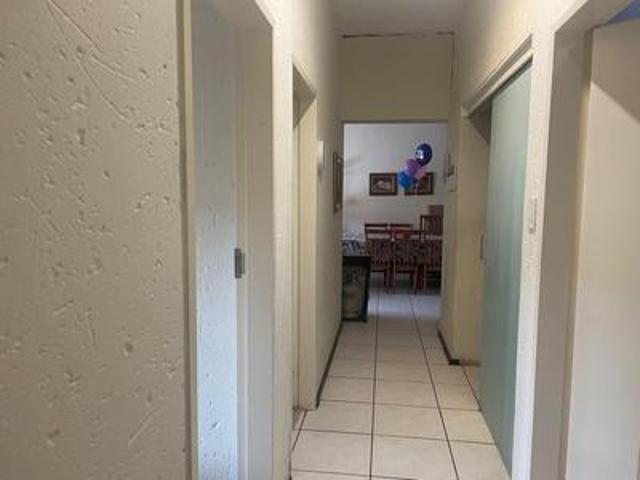 spacious 3 bedroom apartment in trevanne