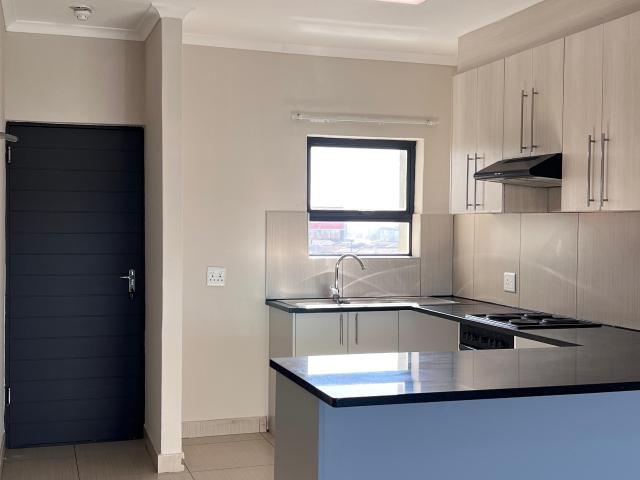 Spacious 3 Bedroom Apartment To Let in Parklands Available 1 November 2026