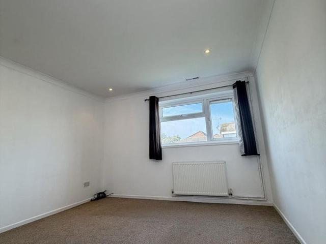 Spacious 3 bedroom apartment to rent in Newmark