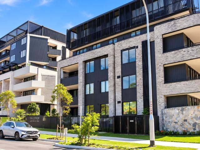Spacious 3 Bedroom Apartment with 3 Car Spaces | Exceptional Space & Convenience! | Penthouse!