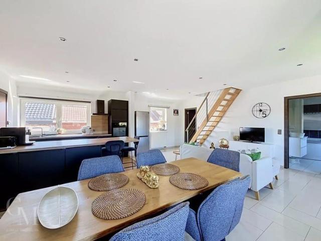 Spacious 3 Bedroom Apartment with Car Port in Charleroi