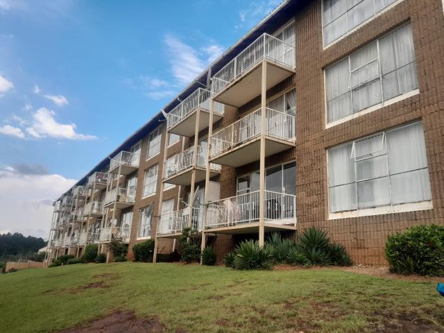 Spacious 3 Bedroom apartment with amazing view!