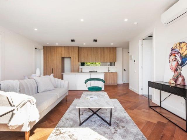 Spacious 3 Bedroom Apartment with Expansive Terrace in the Heart of Highett