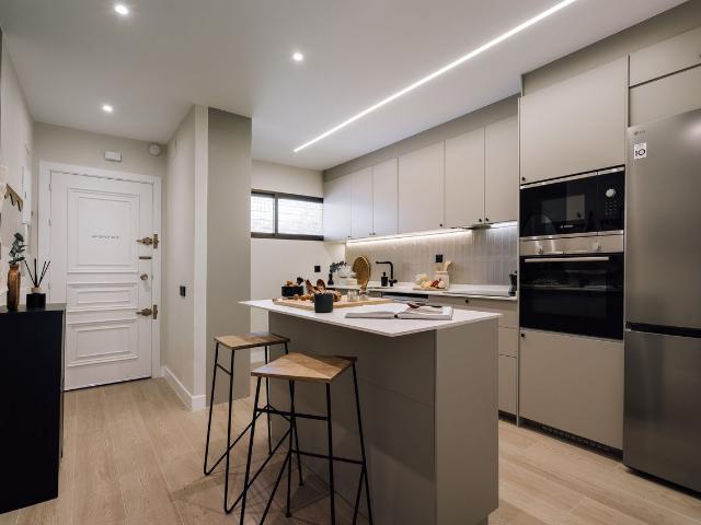 Spacious 3 Bedroom Apartment with Office and Modern Amenities on Magdalena Street, Madrid Amsterdam Apartments for Rent