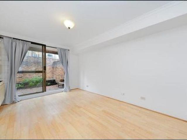 Spacious 3 Bedroom Apartment With Oversized Terrace & Parking!