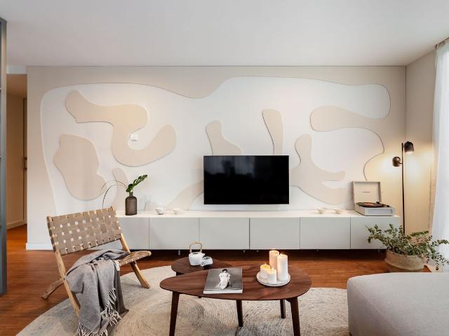 Spacious 3 Bedroom Apartment with Modern Design and Dedicated Workspaces, Madrid Amsterdam Apartments for Rent