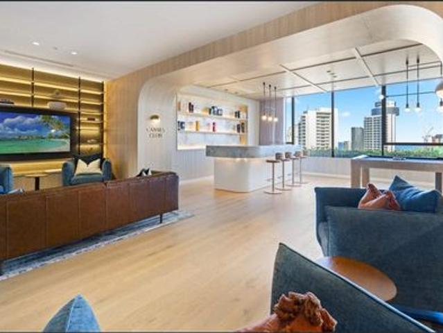 Spacious 3 Bedroom Apartment with Stunning Views in Surfers Paradise