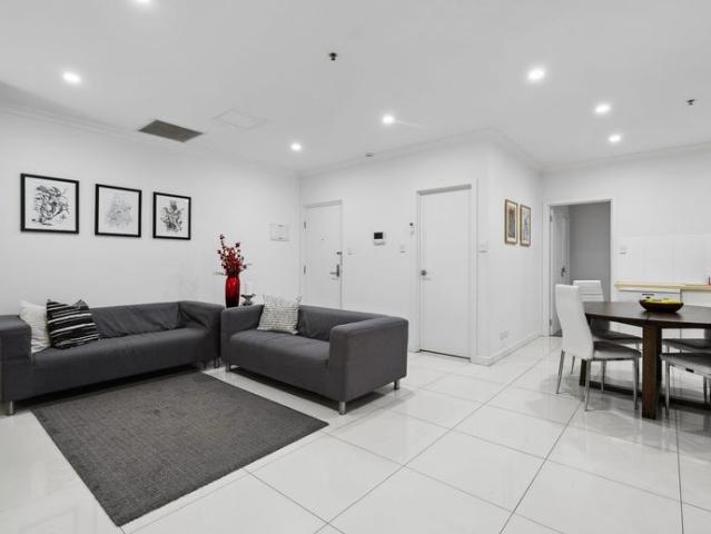 Spacious 3 Bedroom Apartment with Prime Amenities