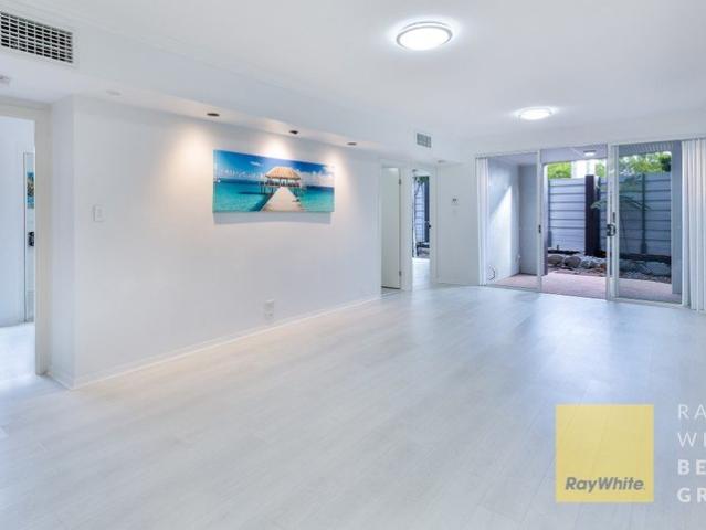 Spacious 3 Bedroom Apartment with Private Courtyard