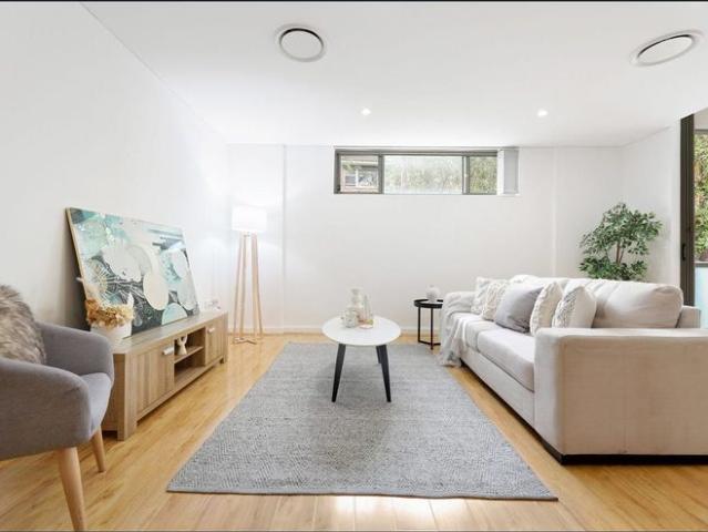 SPACIOUS 3 BEDROOM APARTMENT