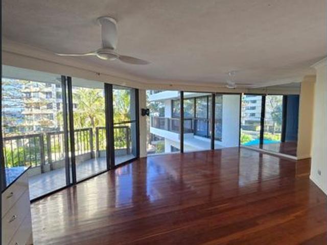 Prime Beachfront Location – Spacious 3 Bedroom Apartment in Longbeach