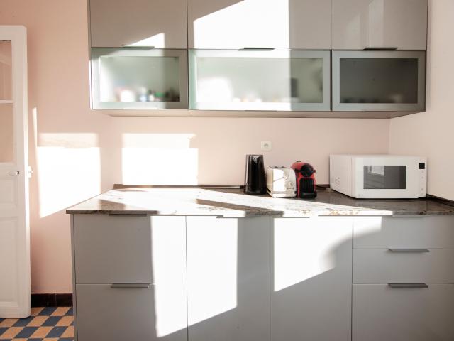 Spacious 3 bedroom apartment, 72 m² Heart of Marseille, 2 min from St Charles station