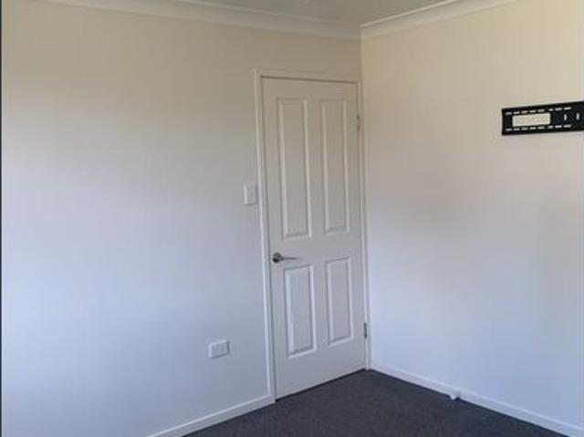 Spacious 3 Bedroom Brick Home Close to the CBD