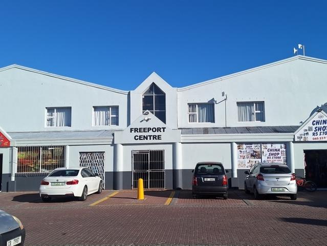 Spacious 3 Bedroom ground floor flat to let in Midtown Langebaan