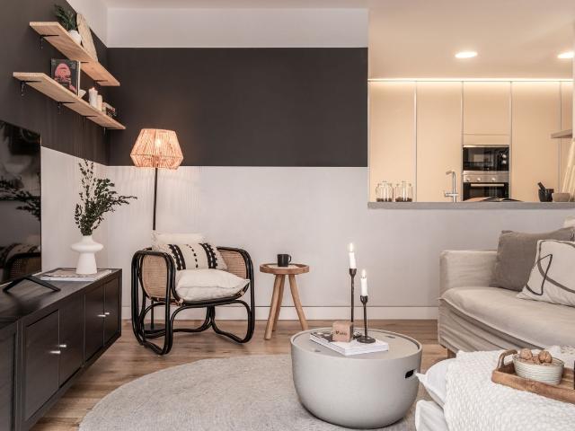 Spacious 3 Bedroom Designer Apartment in Madrid's Centro with Remote Work Area, Madrid Amsterdam Apartments for Rent