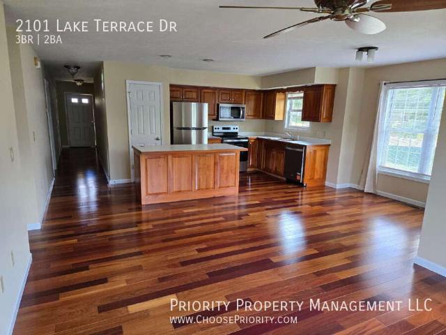 New Price! Spacious 3 Bedroom Duplex Retreat at 2101 Lake Terrace Dr – 1600 Sq. Ft. of Comfort in Harrisonburg Lake Views!