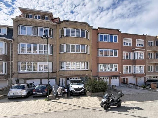 Spacious 3 bedroom duplex with terrace – approx. 100 m²