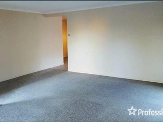 Spacious 3 Bedroom Duplex!