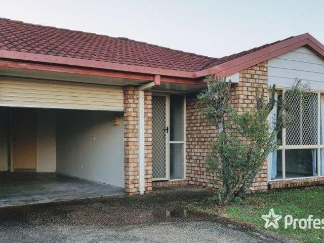 Spacious 3 Bedroom Duplex!