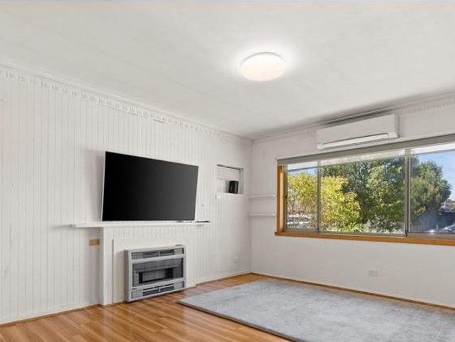 Spacious 3 Bedroom Family Home for Lease in Pakenham