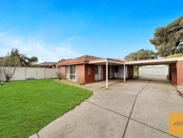 Spacious 3 Bedroom Family Home in Convenient Melton Location!