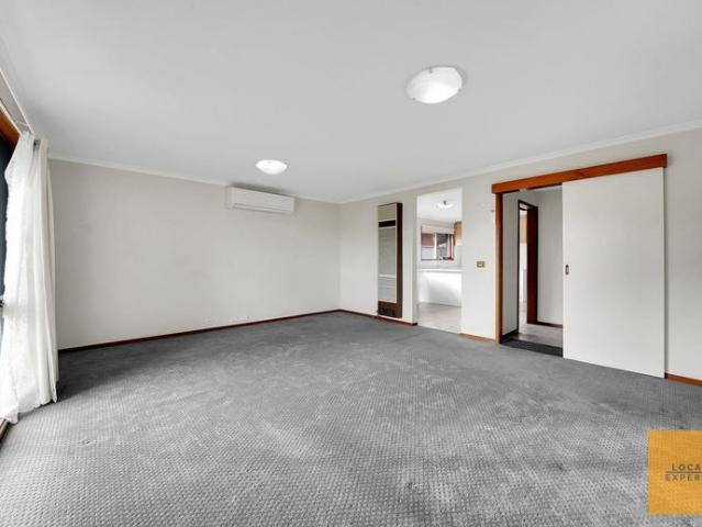 Spacious 3 Bedroom Family Home in Convenient Melton Location!