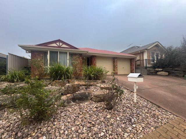 Spacious 3 Bedroom Family Home in Craigmore!