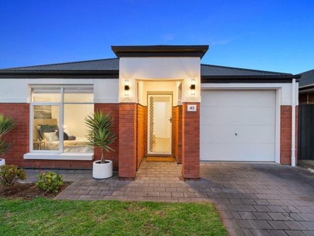 Spacious 3 Bedroom Family Home in Andrews Farm!