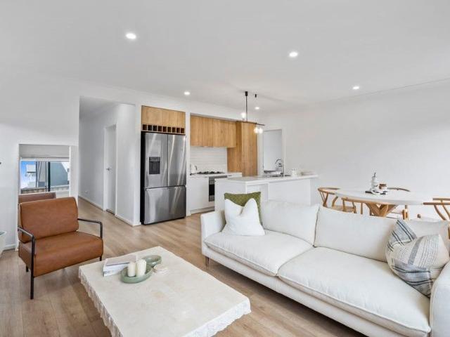Spacious 3 Bedroom Family Home in Greenvale