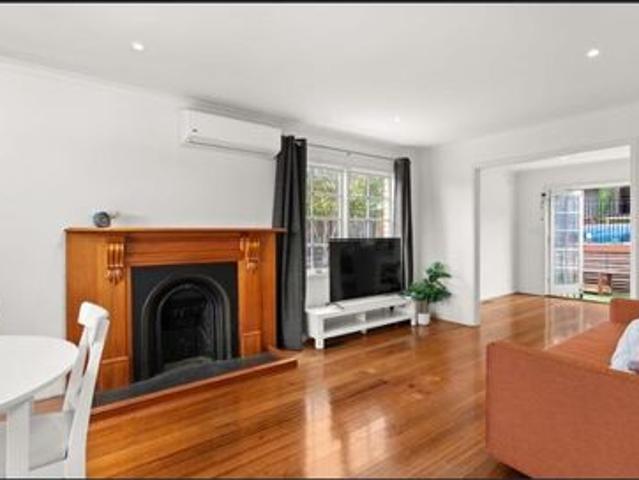 Spacious 3 Bedroom Family Home in Sought After Chadstone