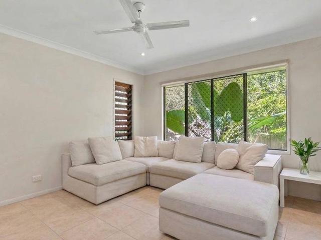 Spacious 3 Bedroom Family Home in Quiet Cul de Sac