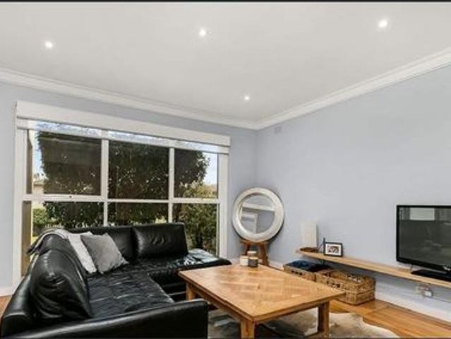 Spacious 3 Bedroom Family Home Moments from Chelsea Beach