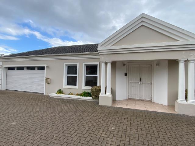 Spacious 3 Bedroom Family Home – Pet Friendly!
