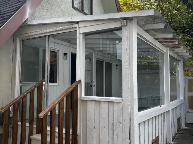 Spacious 3 Bedroom Family Home with Finished Basement & Sunroom in Albert Park — 3 Bedrooms+ Den House