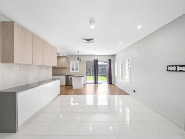 Spacious 3 Bedroom Family Home with High End Features Throughout